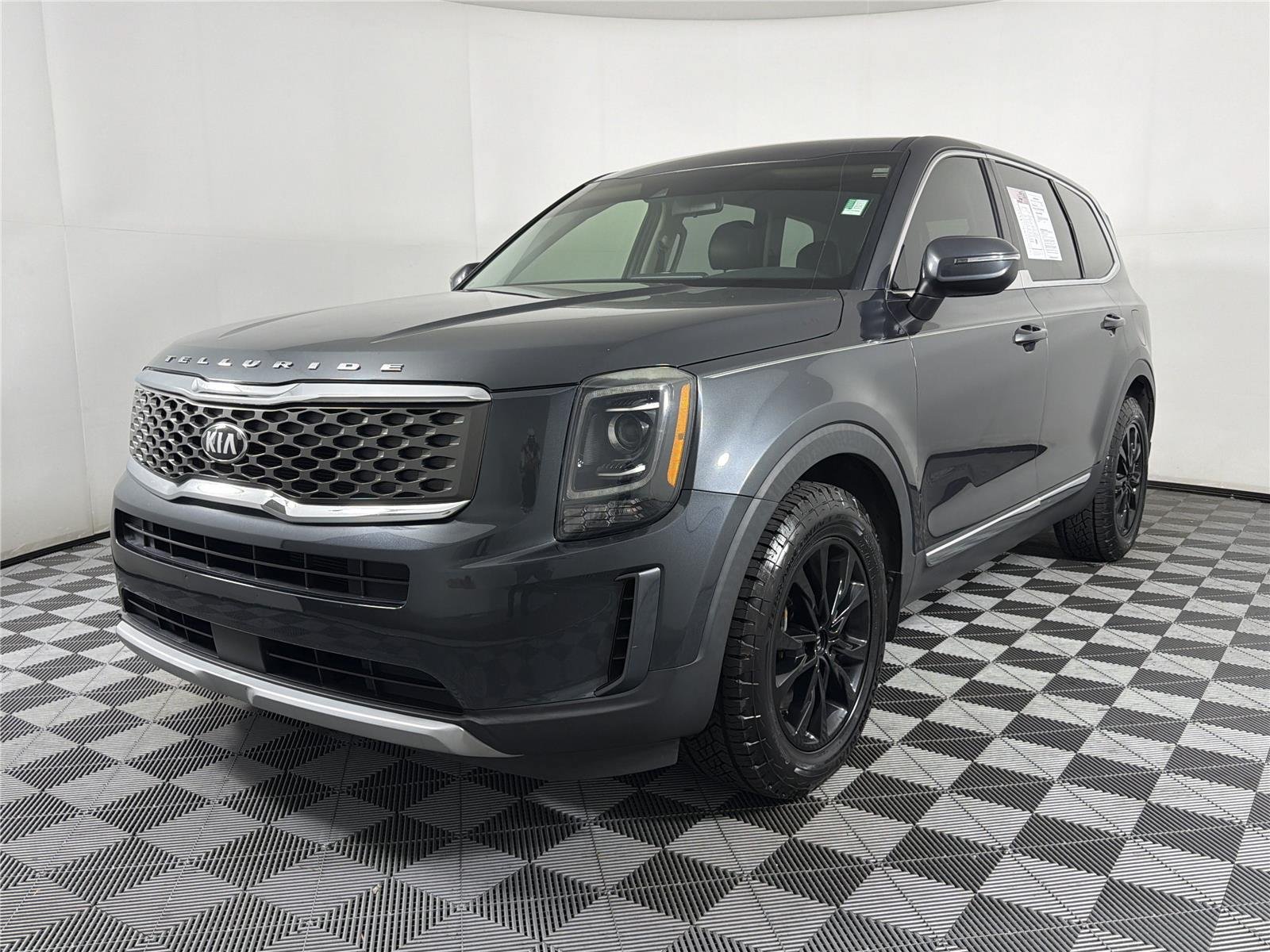 Used 2021 Kia Telluride LX FWD image 3