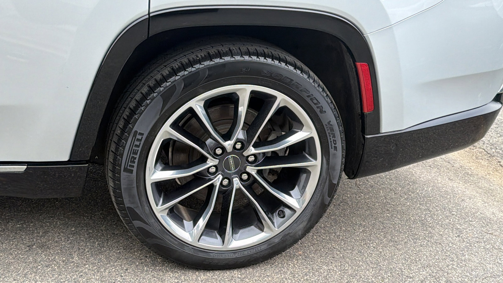 Used 2024 Jeep Wagoneer Series III w/ Premium Group I image 13