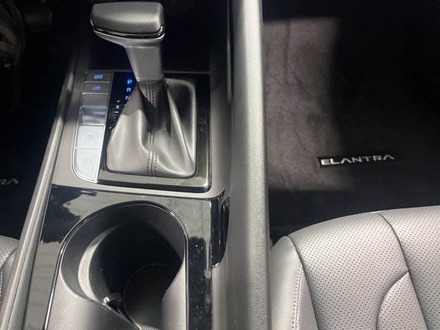 Certified 2025 Hyundai Elantra Limited image 20