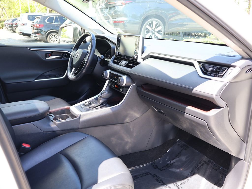 Used 2019 Toyota RAV4 Limited w/ Advanced Technology Package AWD/4WD image 26