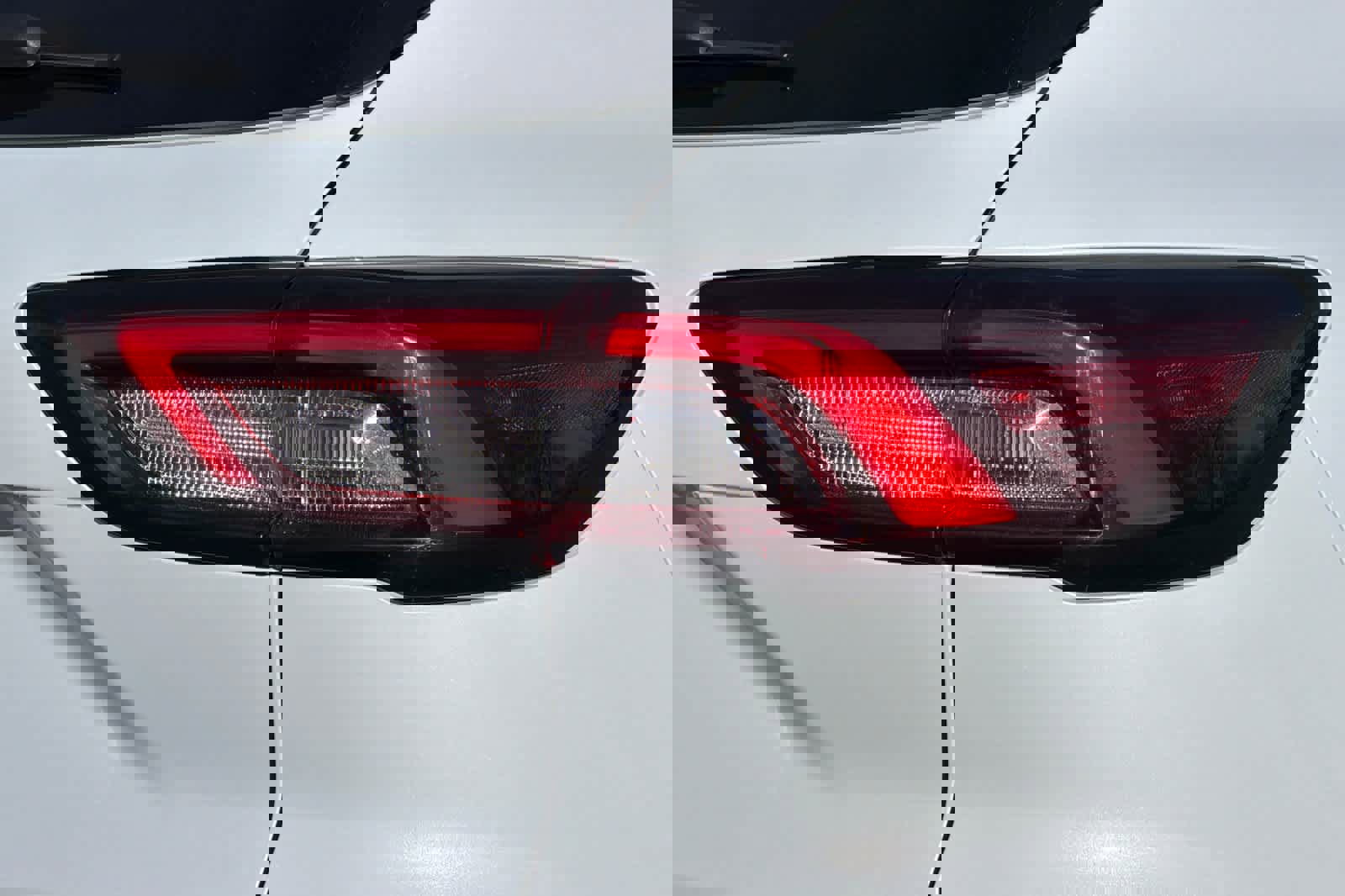 Certified 2025 Ford Escape Platinum image 28