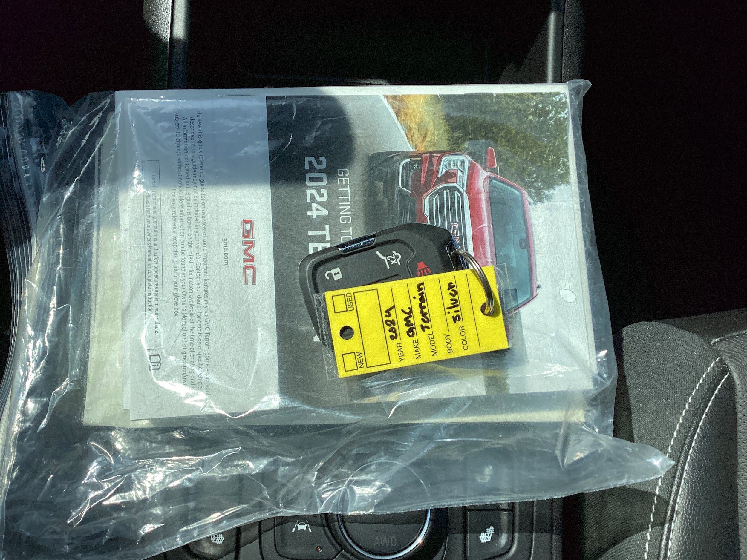 Used 2024 GMC Terrain SLT w/ LPO, Floor Liner Package AWD/4WD image 21