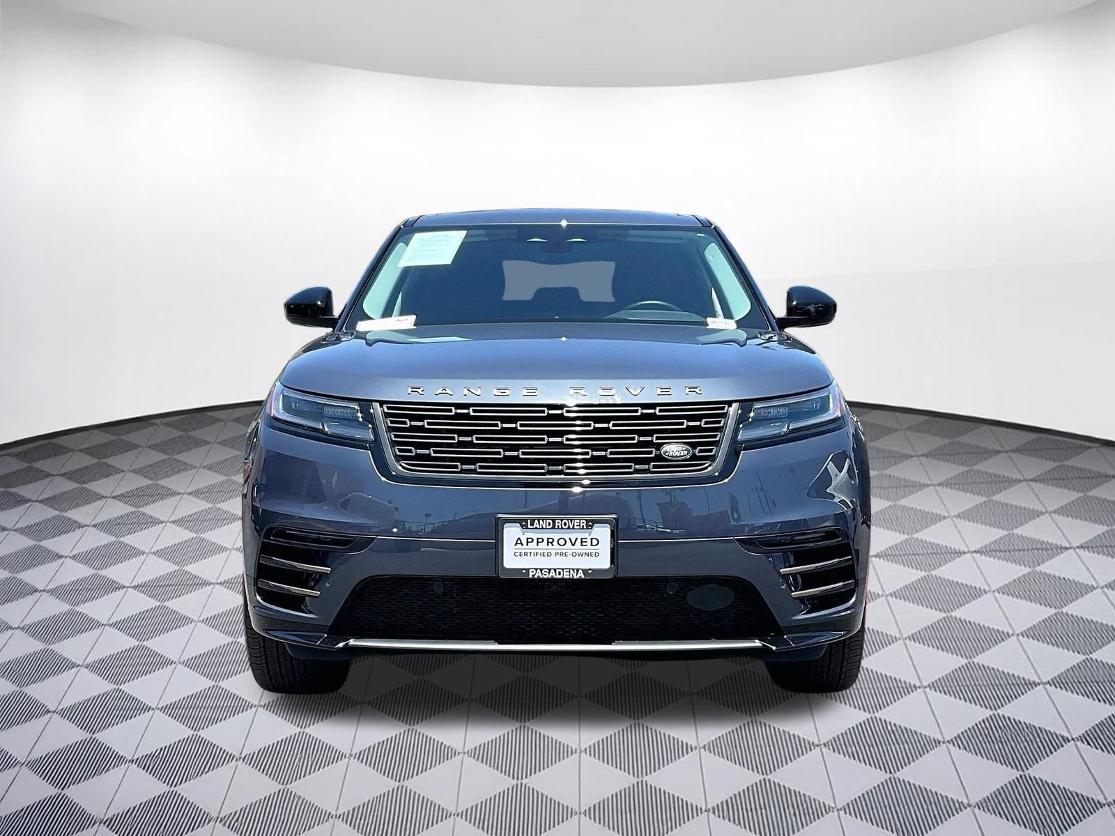 Used 2025 Land Rover Range Rover Velar Dynamic SE AWD/4WD image 3