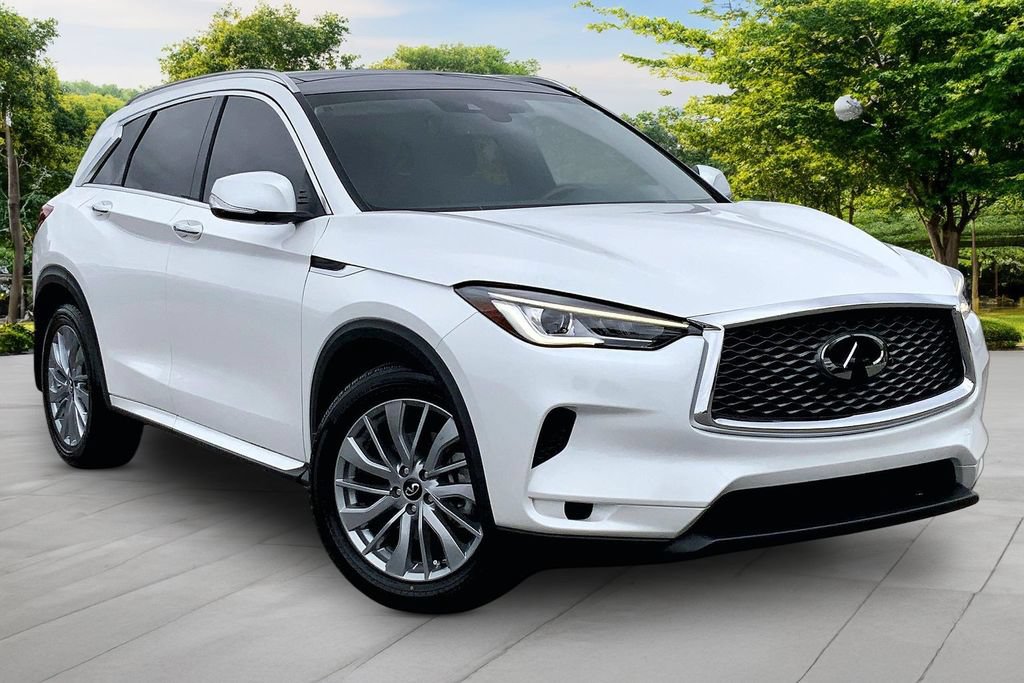 Used 2023 INFINITI QX50 Luxe FWD image 3