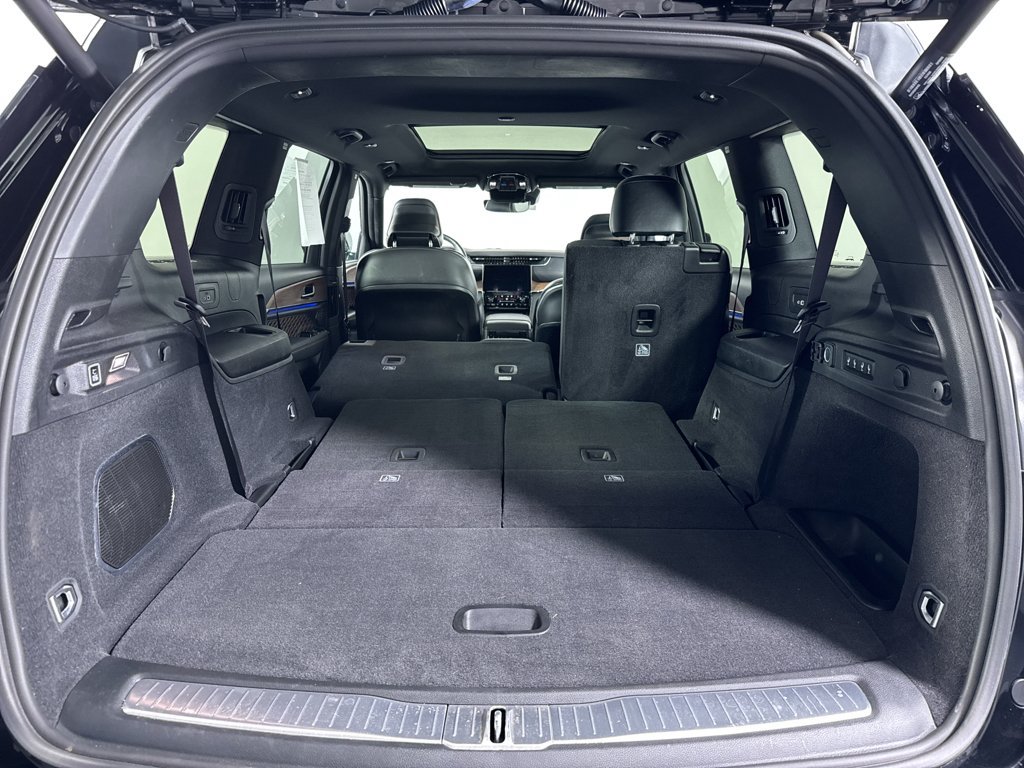Used 2023 Jeep Grand Cherokee L Summit AWD/4WD image 9