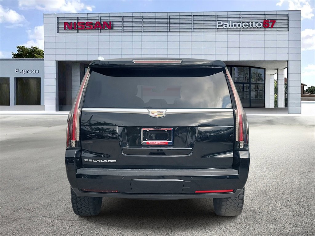 Used 2018 Cadillac Escalade Luxury image 5