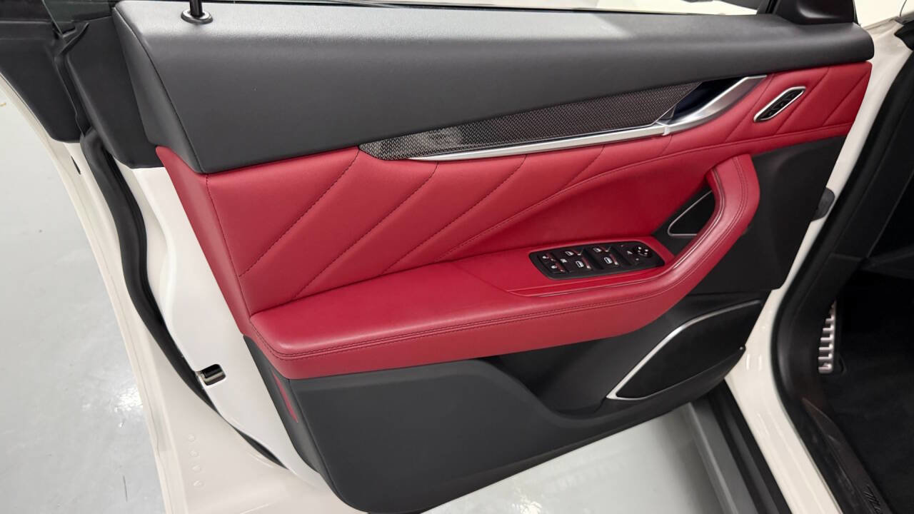 Used 2022 Maserati Levante GT AWD/4WD image 36