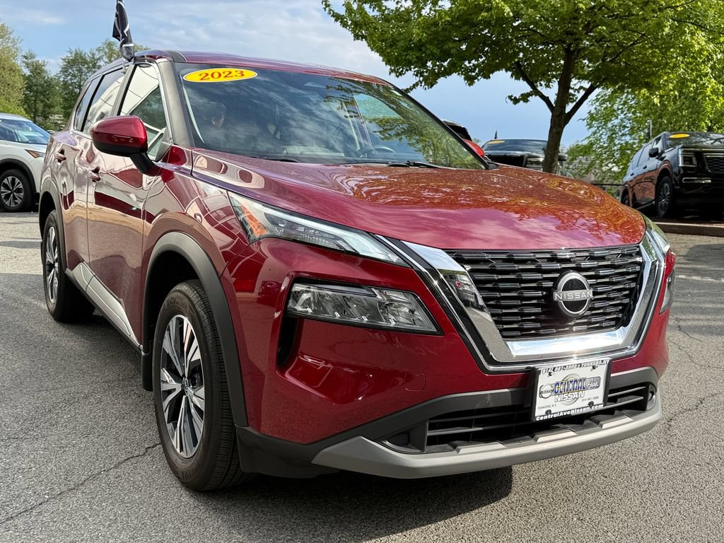 Used 2023 Nissan Rogue SV AWD/4WD image 7