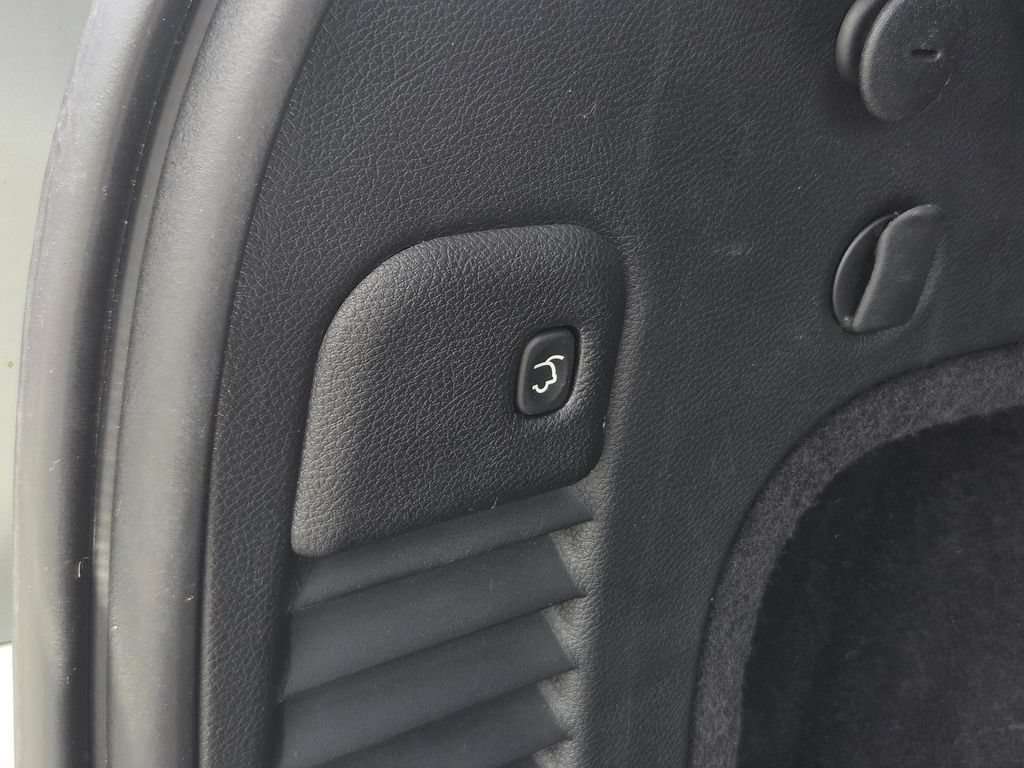 Used 2019 Jeep Grand Cherokee Overland AWD/4WD image 11
