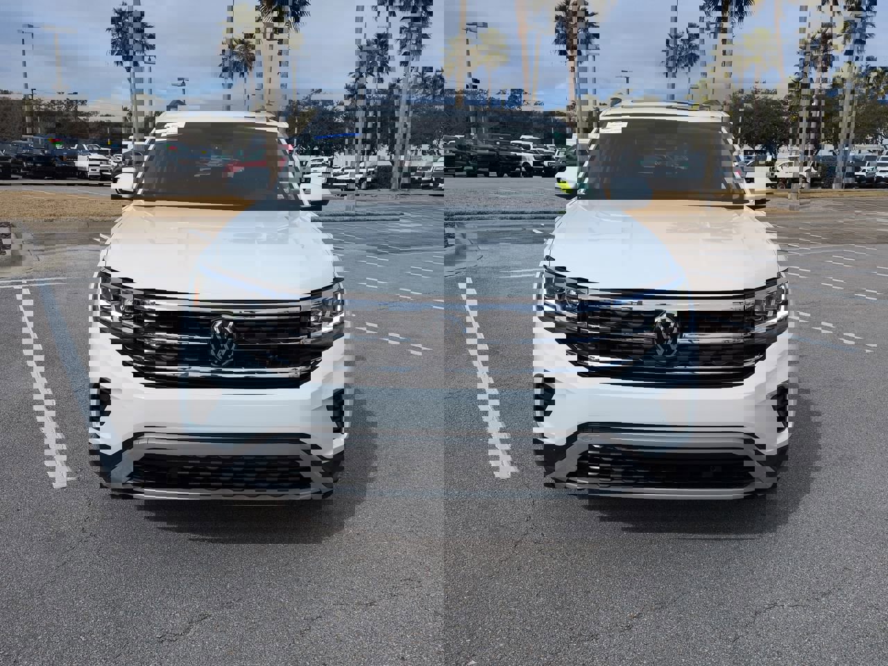 Used 2023 Volkswagen Atlas SE w/ Panoramic Sunroof Package image 9