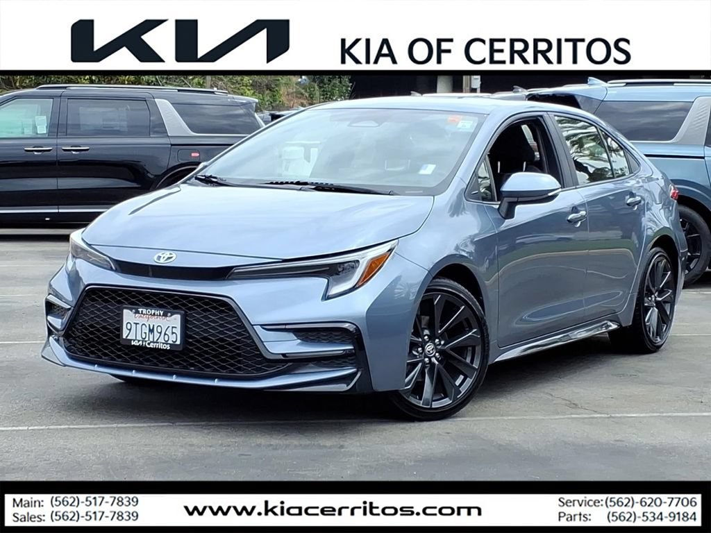 Used 2025 Toyota Corolla SE w/ Convenience Package FWD image 1