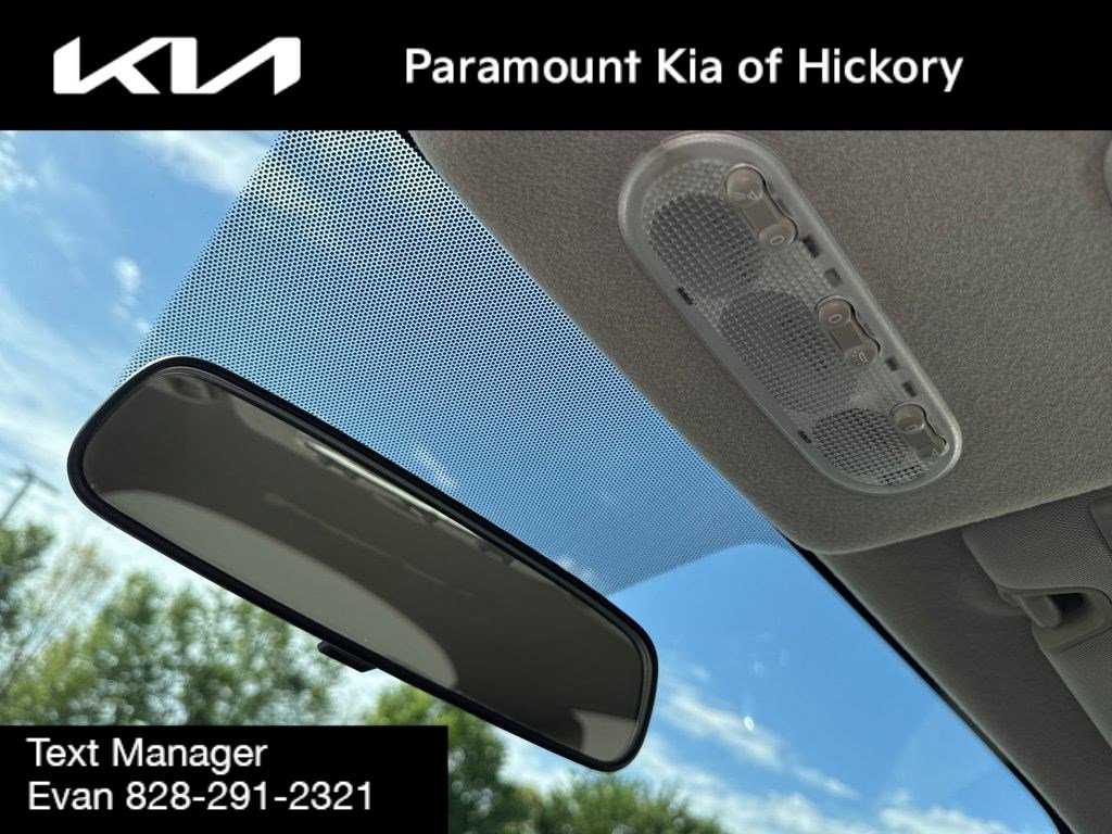 Used 2014 Nissan Juke S image 23