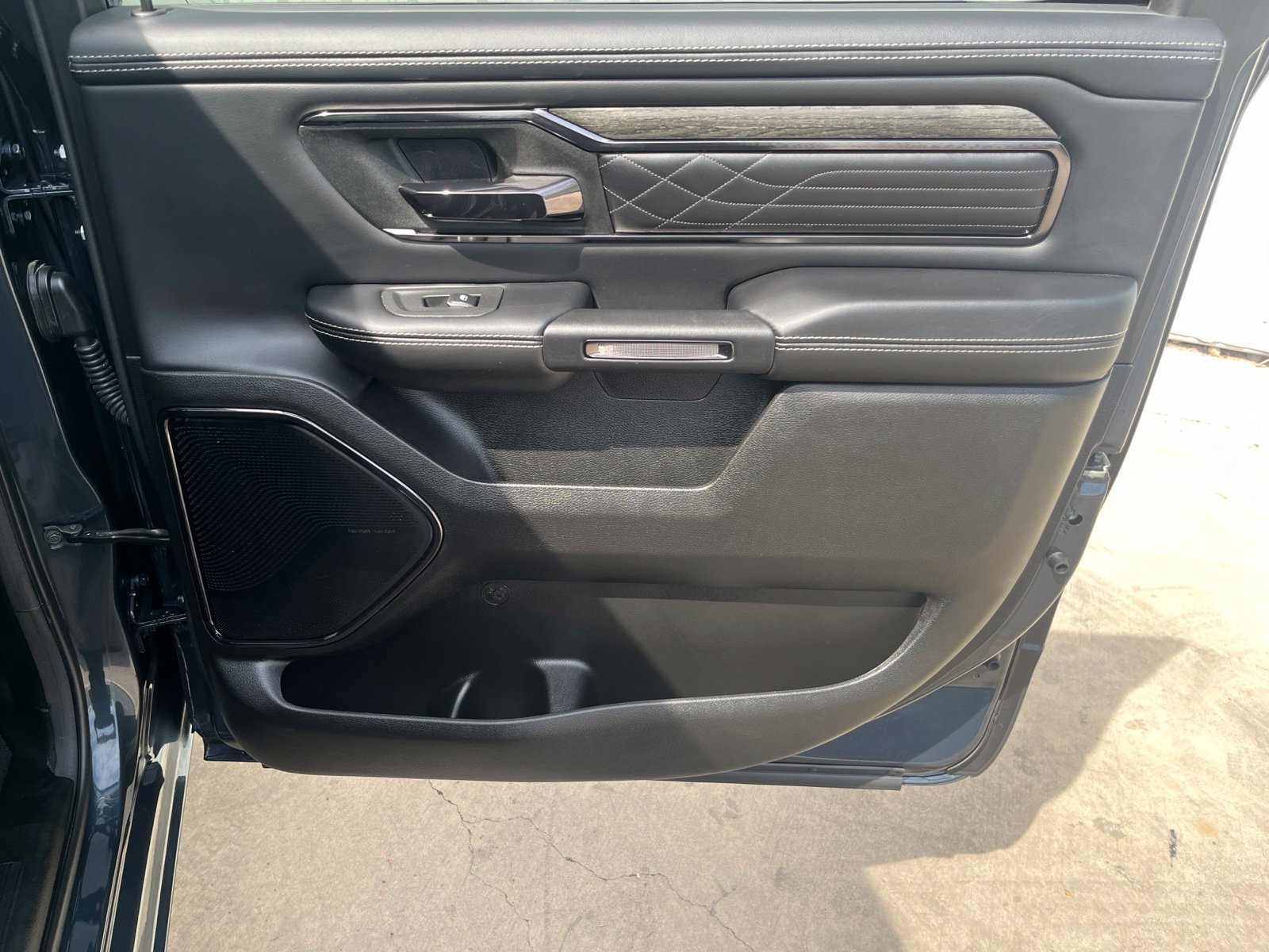Used 2026 RAM 1500 Limited AWD/4WD image 15