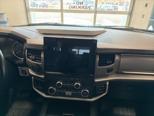Used 2022 Ford Expedition Max XLT image 26