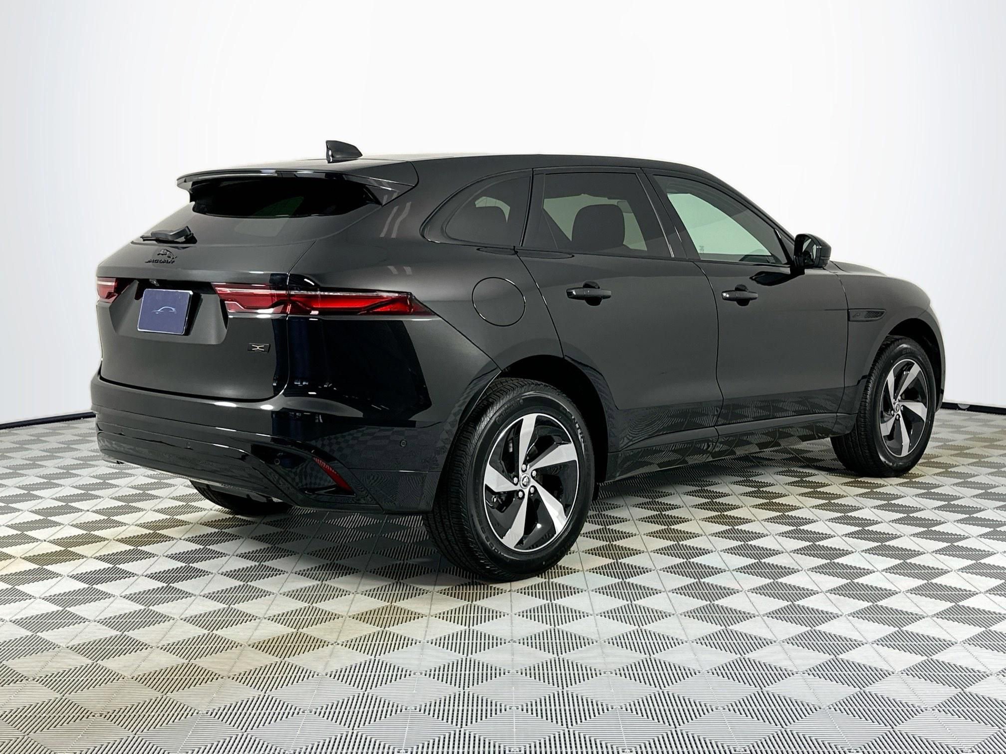 Certified 2026 Jaguar F-PACE R-Dynamic S AWD/4WD image 5