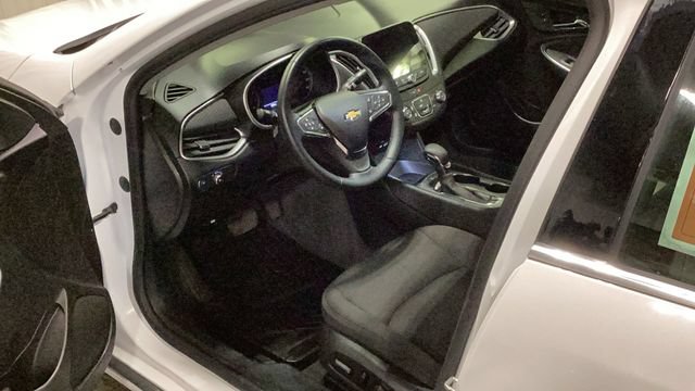 Used 2024 Chevrolet Malibu RS FWD image 12