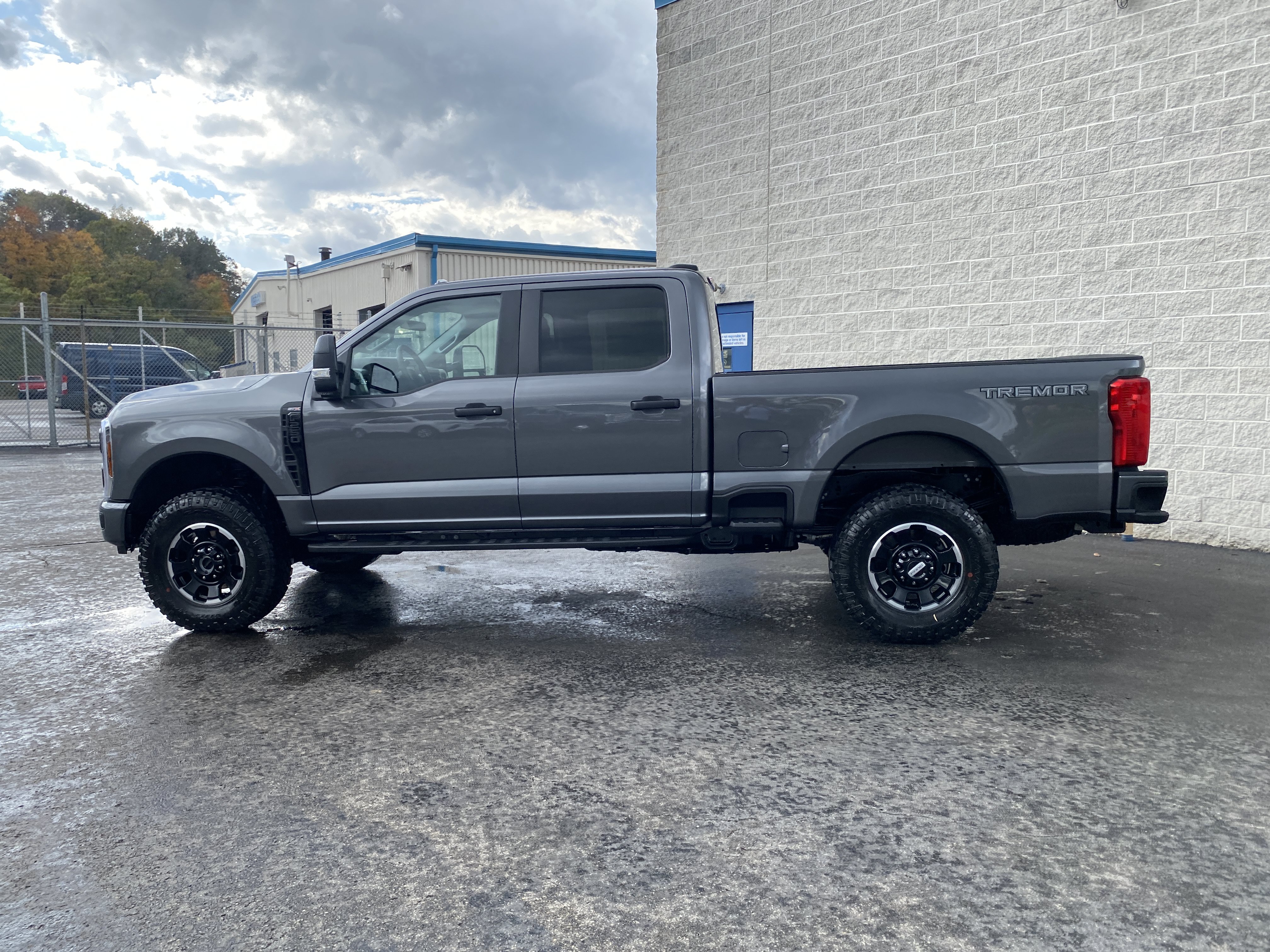 New 2027 Ford F250 XL w/ Tremor Off-Road Package AWD/4WD image 6
