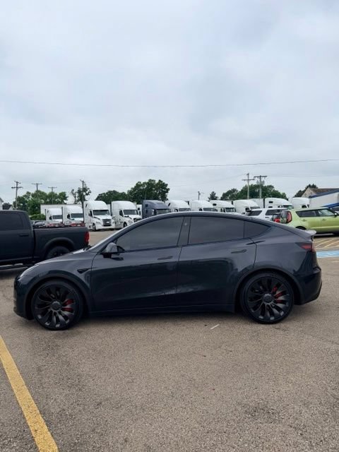 Used 2024 Tesla Model Y Performance AWD/4WD video 2
