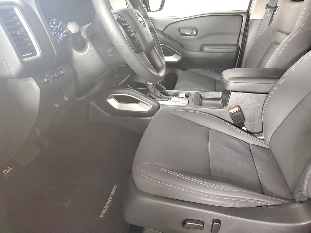 Used 2022 Nissan Frontier SV image 11