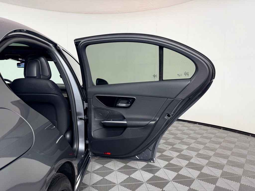 Used 2024 Mercedes-Benz C 300 Sedan image 27