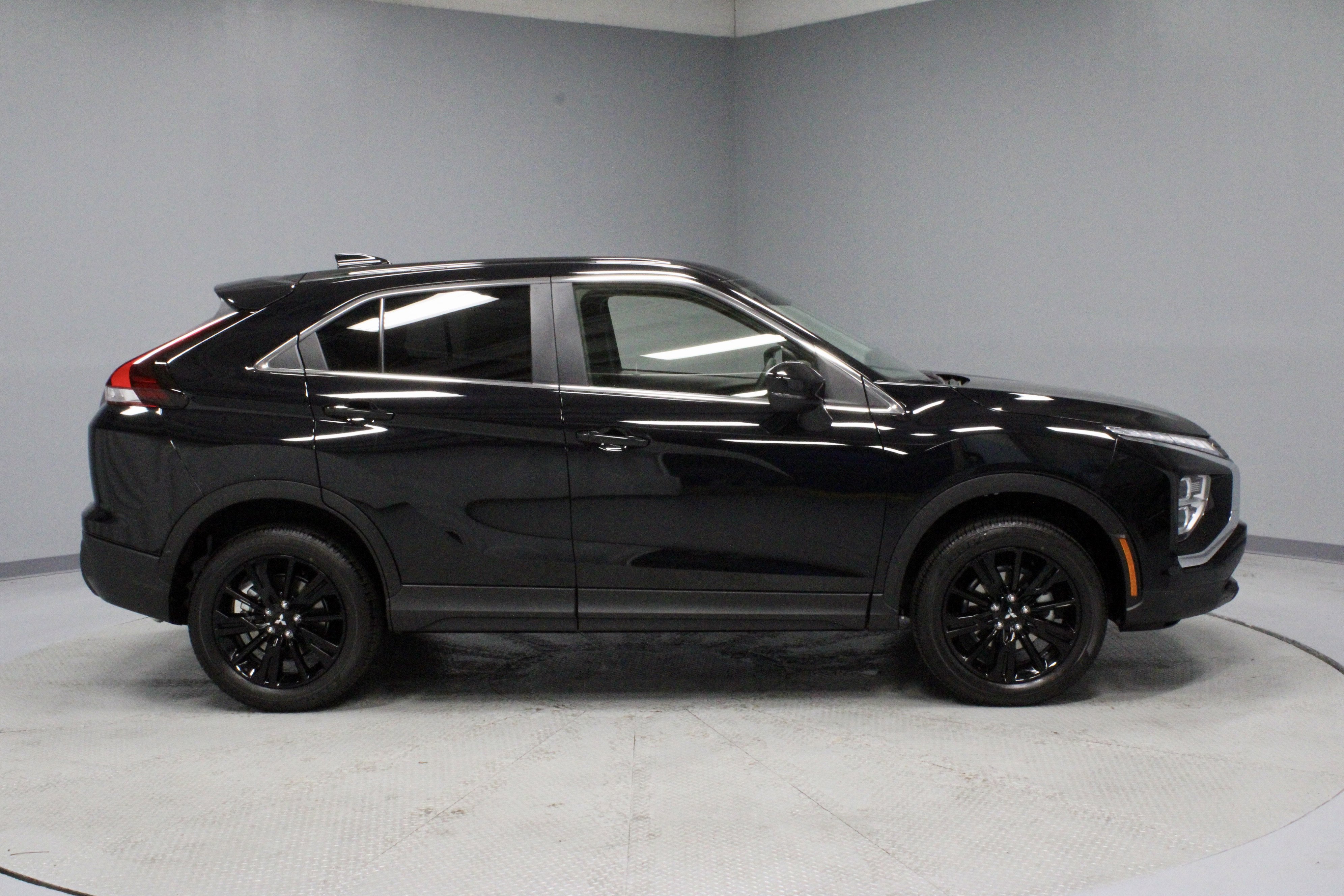 New 2026 Mitsubishi Eclipse Cross LE image 9