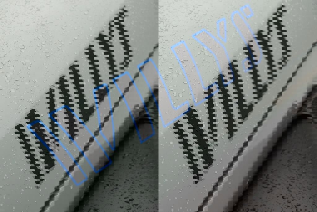 Used 2023 Jeep Wrangler Unlimited w/ Sun & Screen Package image 29