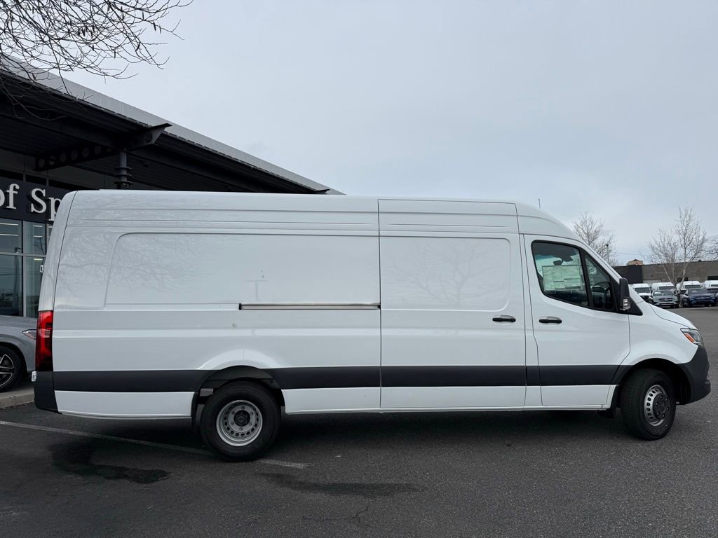 New 2025 Mercedes-Benz Sprinter 4500 image 5