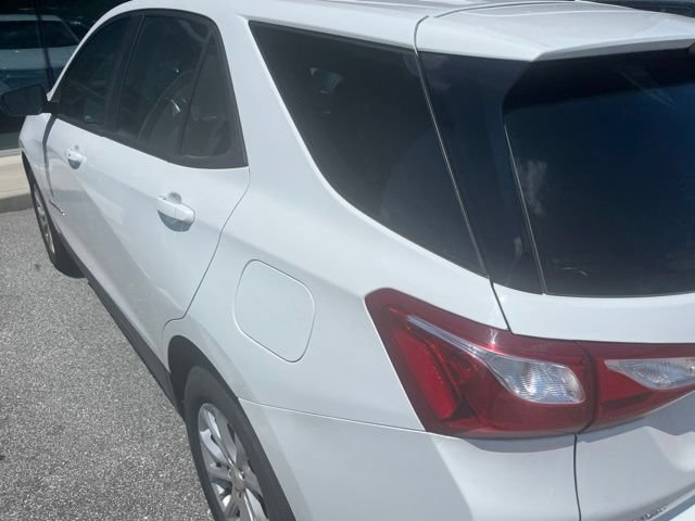Used 2020 Chevrolet Equinox LS w/ LPO, Floor Liner Package FWD image 3