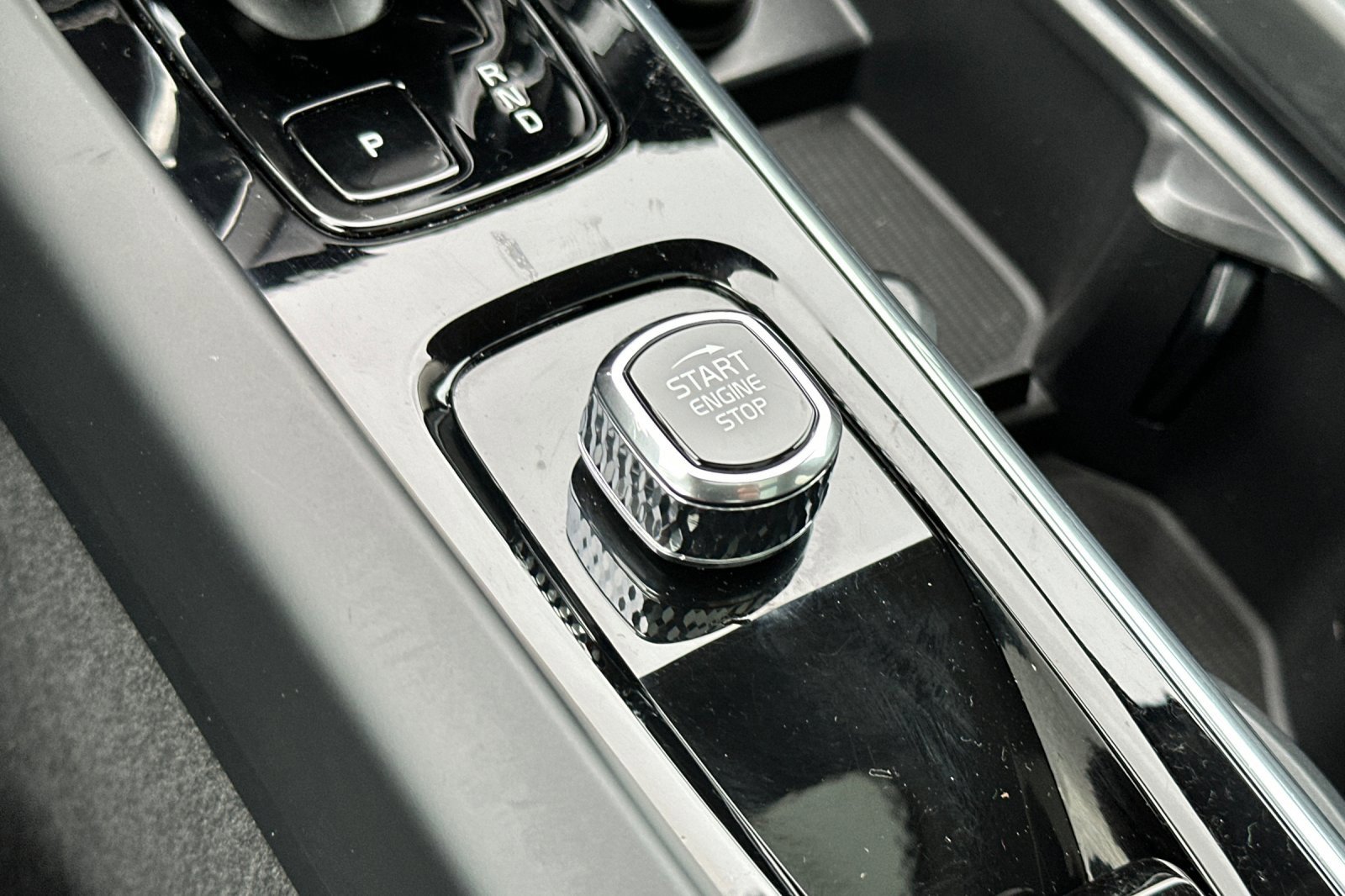 Used 2025 Volvo V60 B5 Cross Country Plus image 24