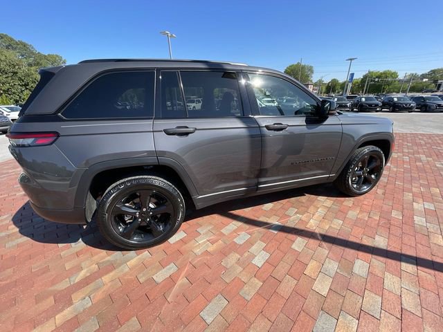 Used 2023 Jeep Grand Cherokee Limited w/ Black Appearance Package RWD image 35