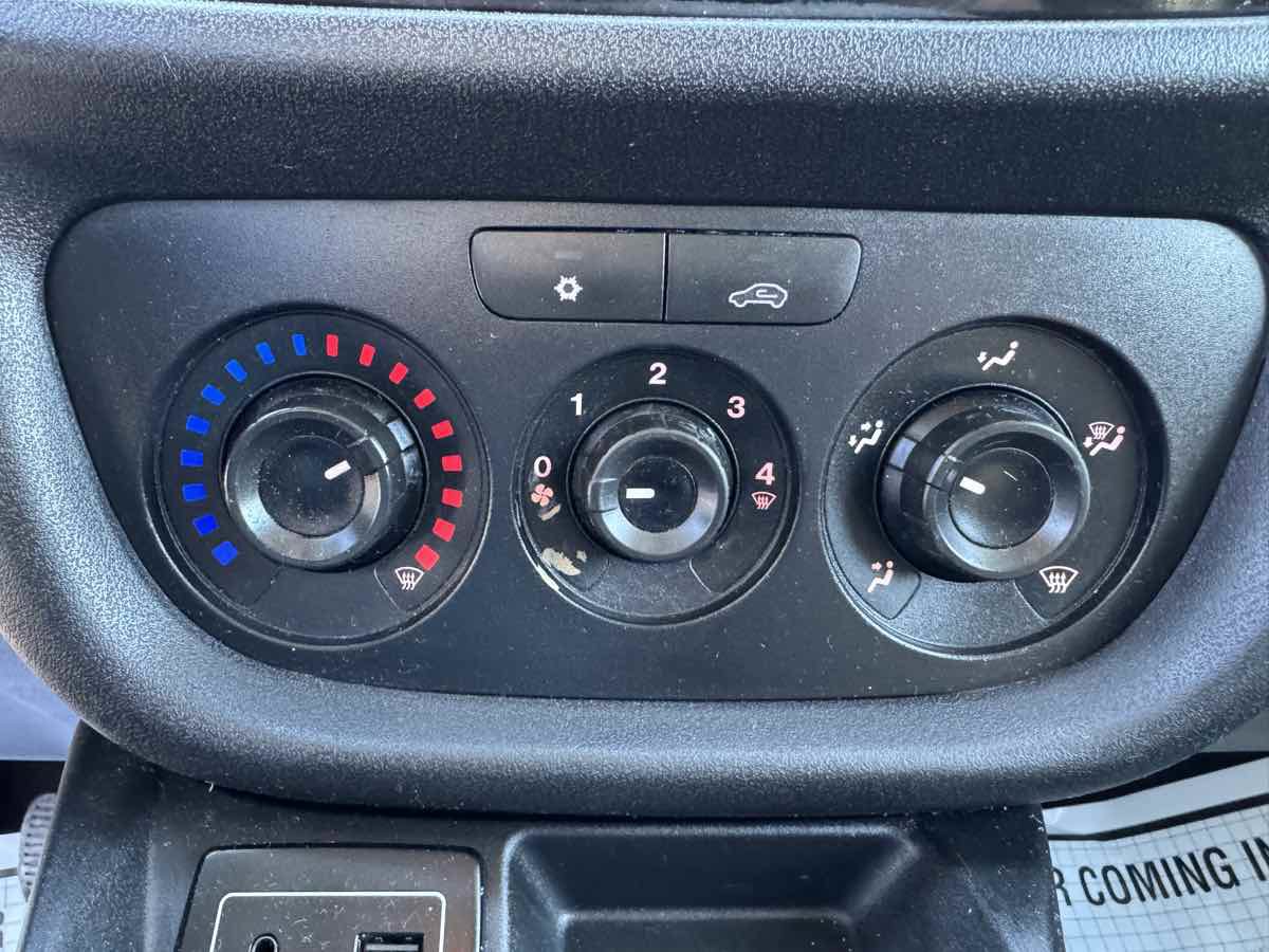 Used 2017 RAM ProMaster City Tradesman w/ Rear Back-up Camera Group FWD image 16
