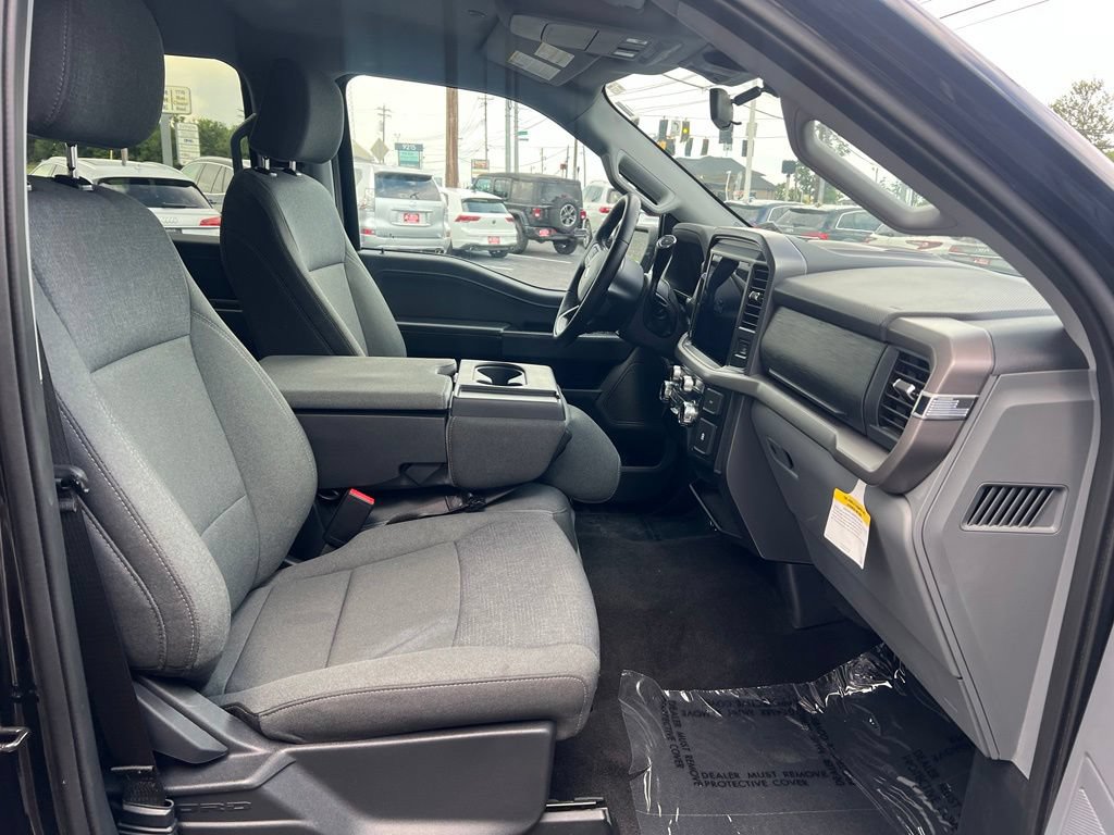 Used 2025 Ford F150 XLT w/ Equipment Group 301A Standard AWD/4WD image 31