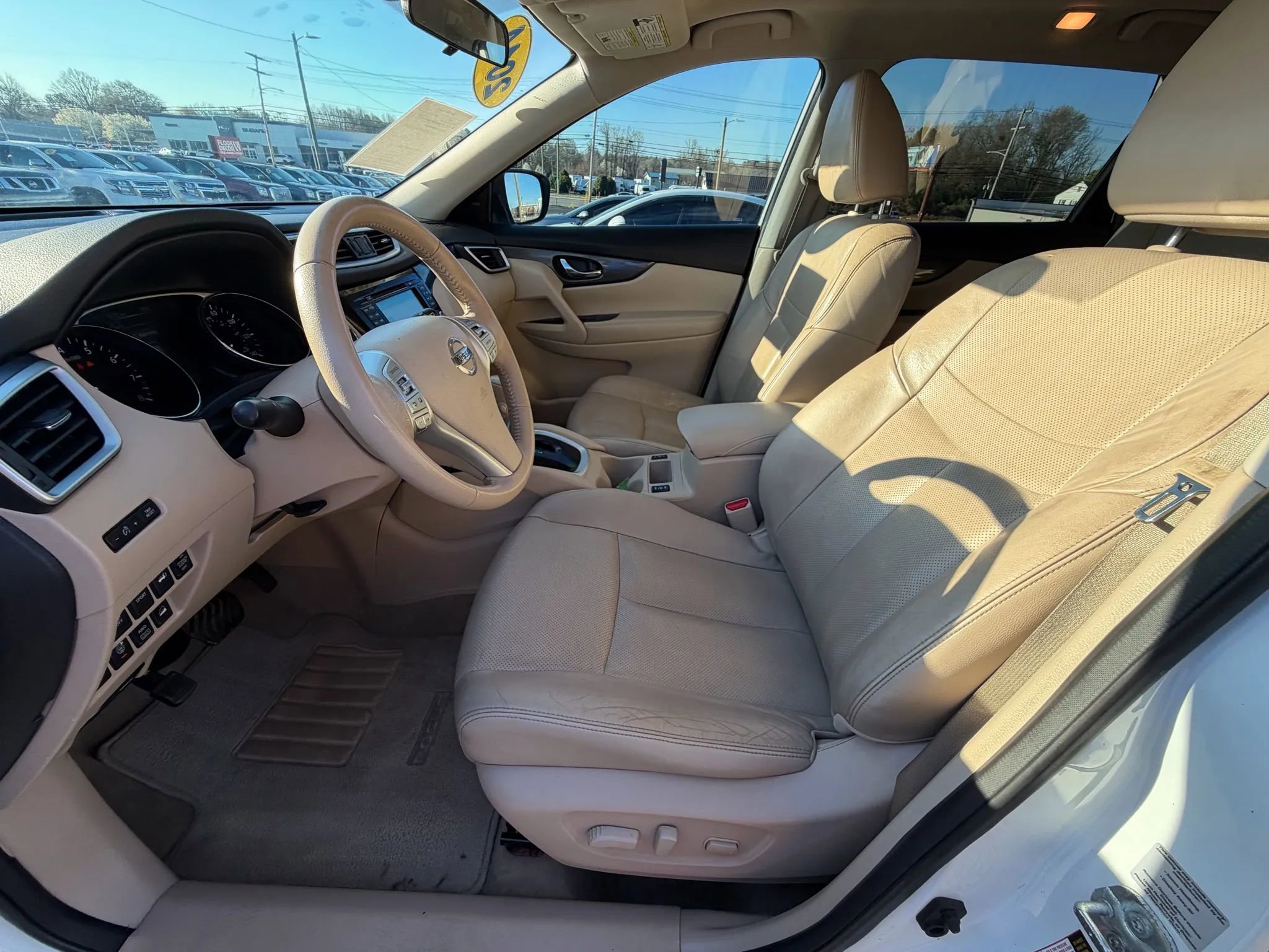 Used 2014 Nissan Rogue SL w/ SL Premium Package image 25