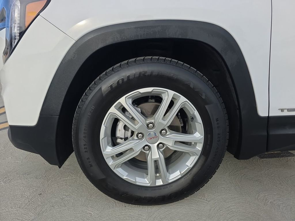 Used 2023 GMC Terrain SLE w/ Driver Convenience Package image 34