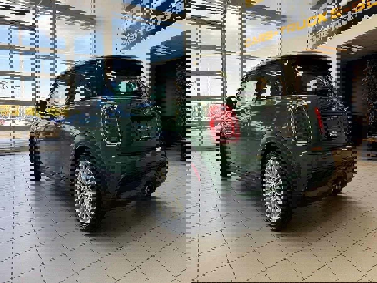 Used 2022 MINI Cooper S image 4