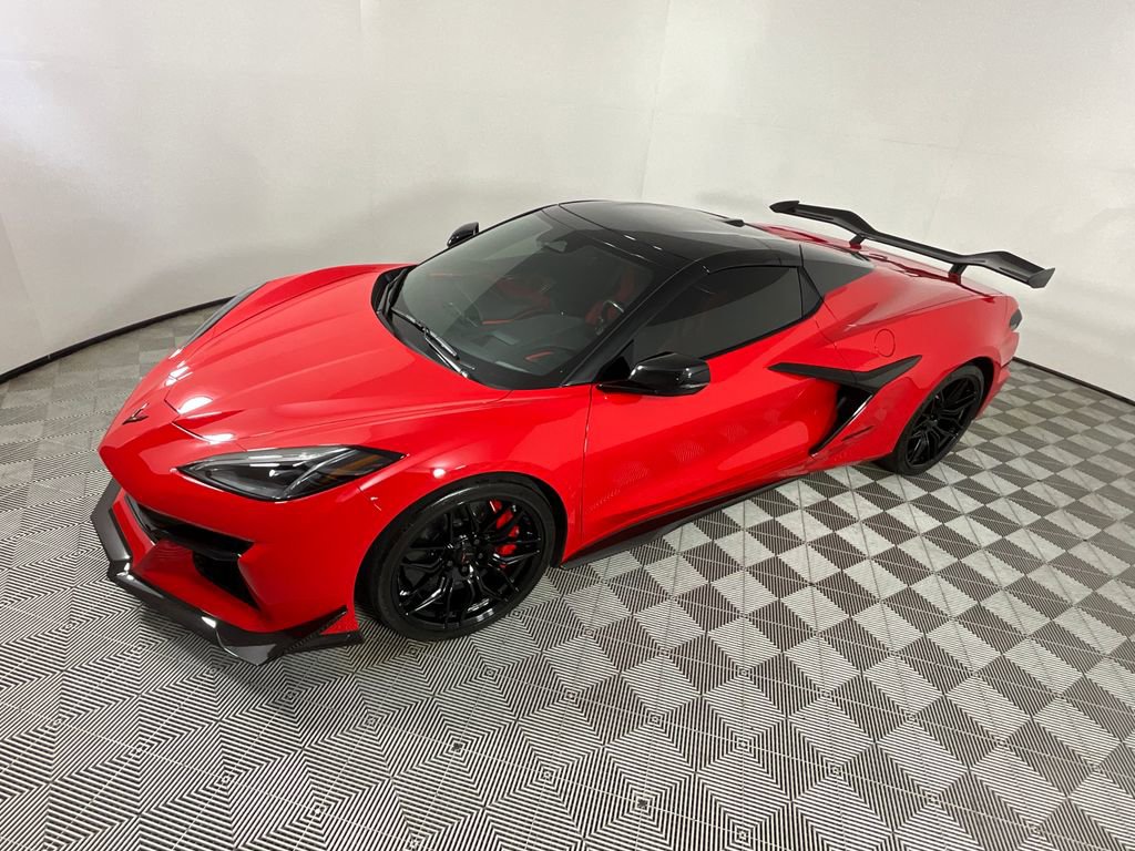 Used 2025 Chevrolet Corvette Z06 w/ Z07 Performance Package RWD image 11