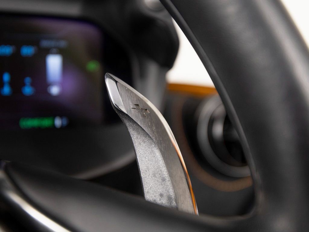 Used 2024 McLaren 750S Spider image 19