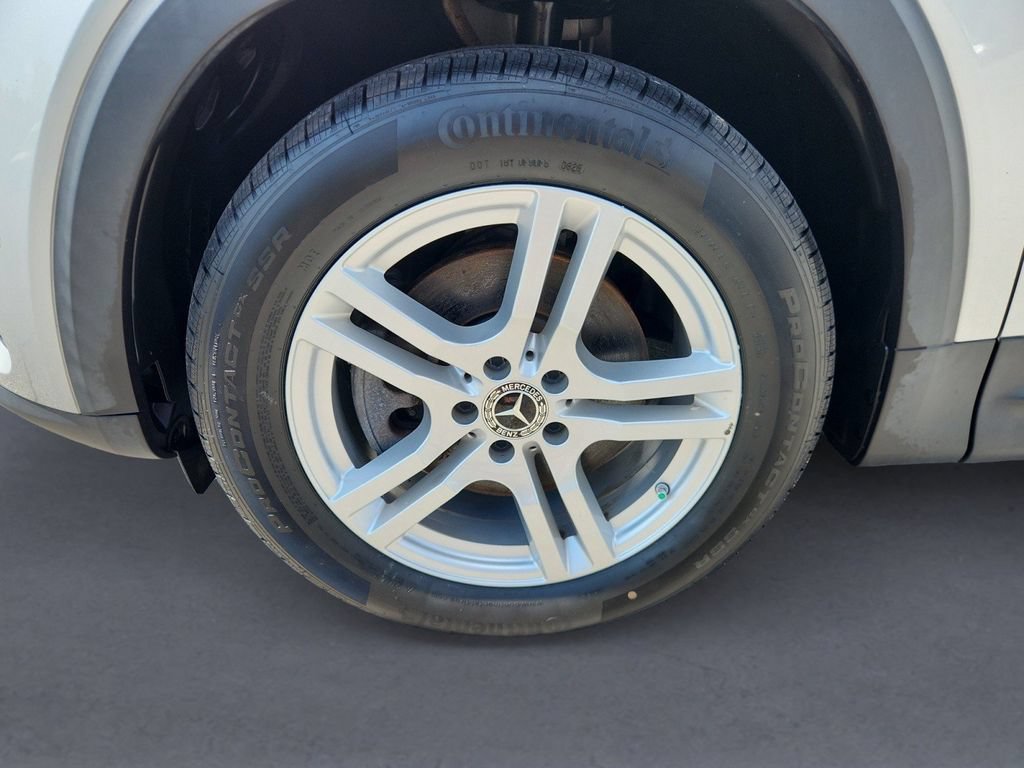 Used 2023 Mercedes-Benz GLB 250 4MATIC w/ Premium Package image 8