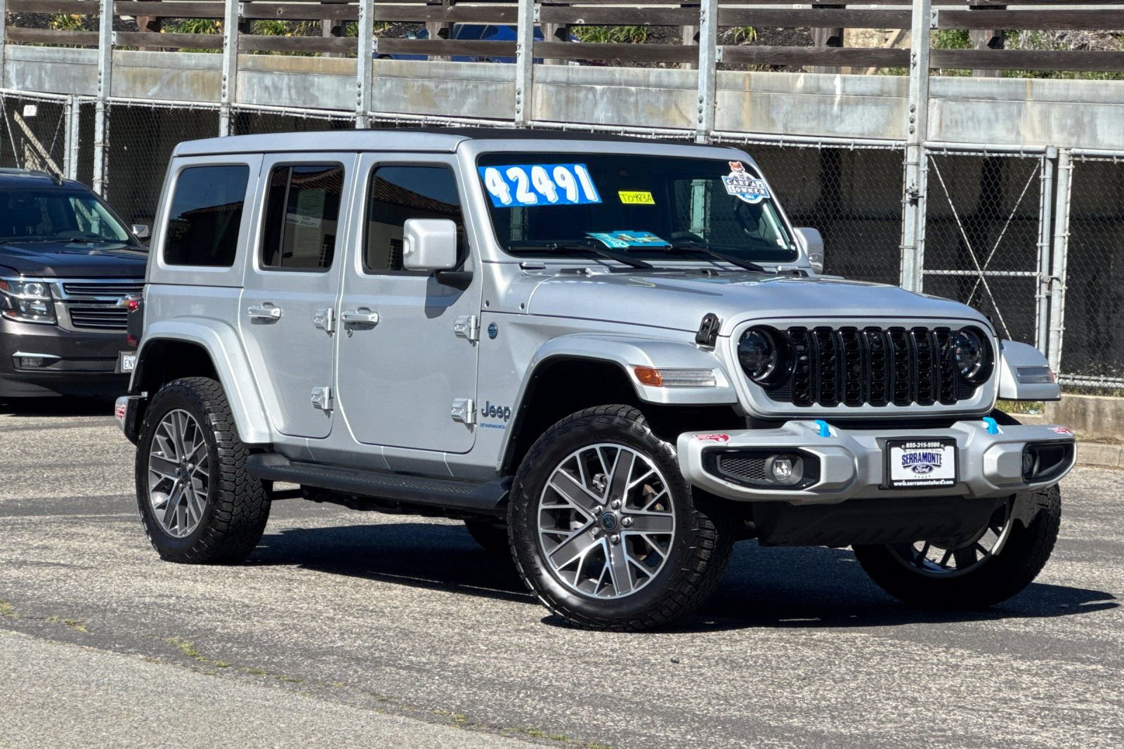 Used 2024 Jeep Wrangler High Altitude AWD/4WD image 2