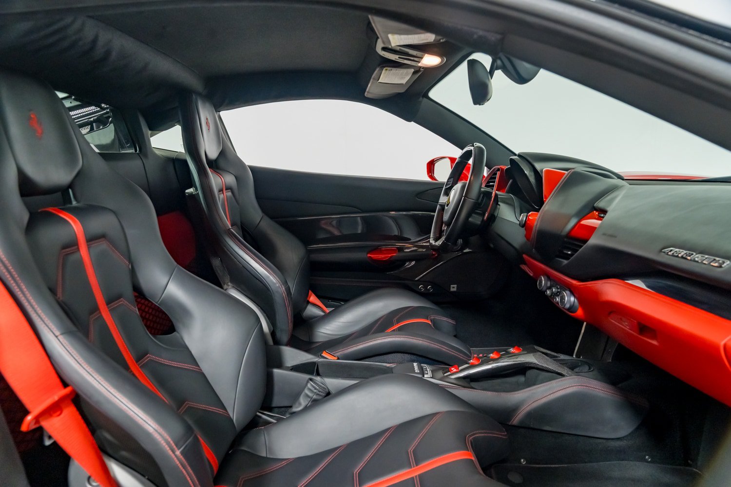 Used 2018 Ferrari 488 GTB RWD image 27