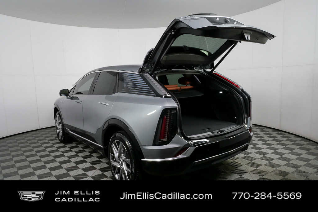 New 2026 Cadillac Optiq Luxury 2 RWD image 33