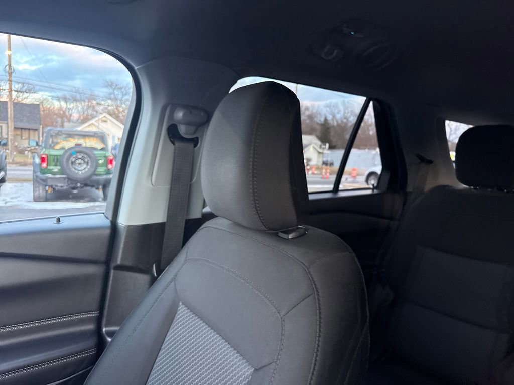 Used 2023 Ford Explorer XLT AWD/4WD image 40