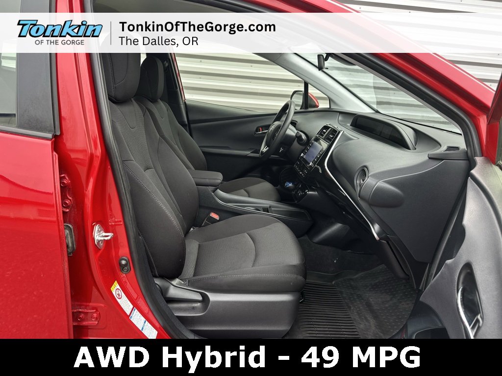 Used 2022 Toyota Prius LE image 22