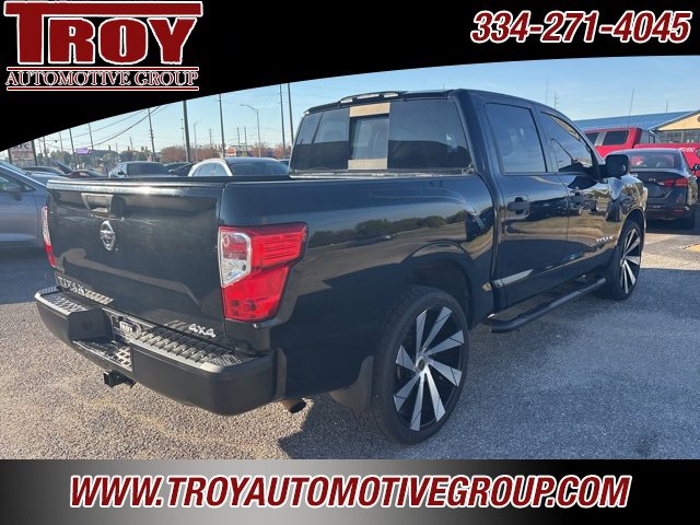 Used 2017 Nissan Titan S image 11