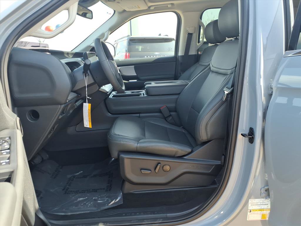 New 2026 Ford Expedition Active RWD image 13