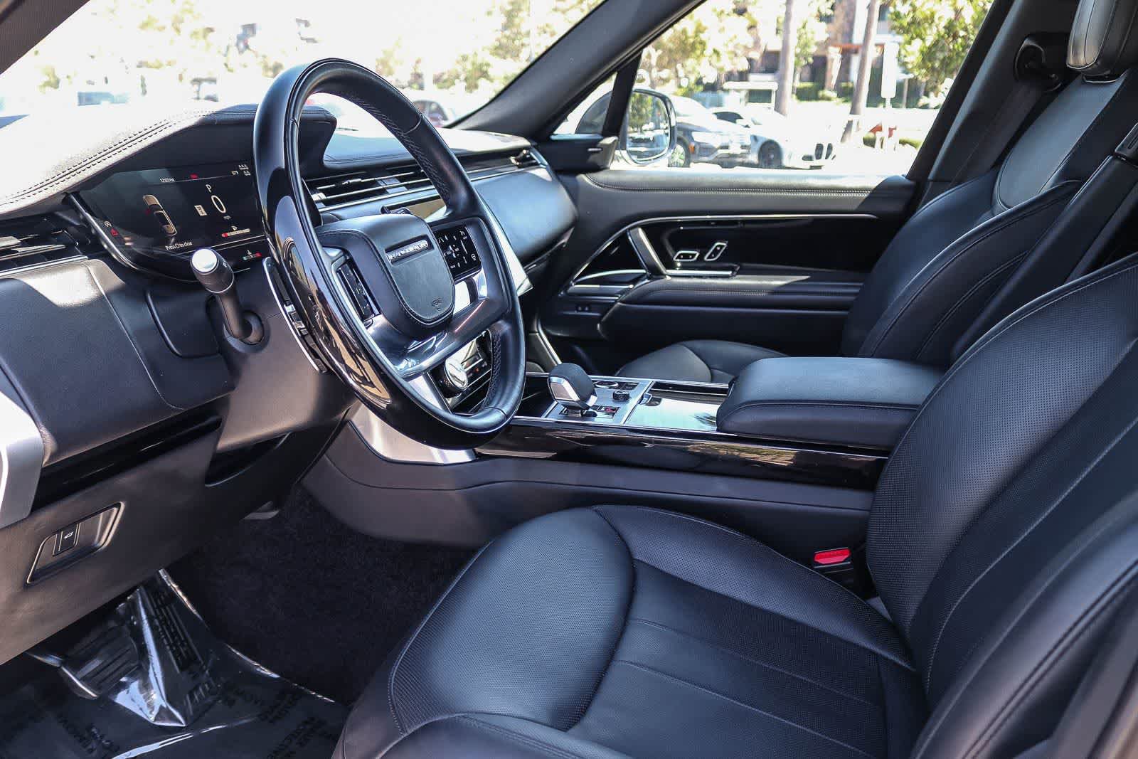 Used 2023 Land Rover Range Rover Long Wheelbase SE AWD/4WD image 18
