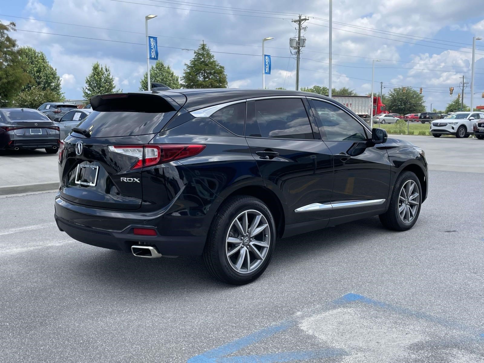 Used 2023 Acura RDX w/ Technology Package FWD image 6