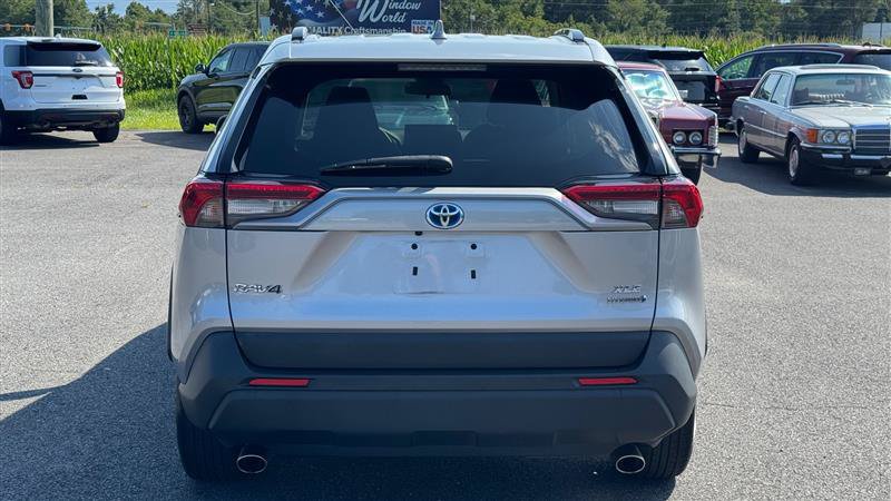 Used 2022 Toyota RAV4 XLE w/ Convenience Package AWD/4WD image 8