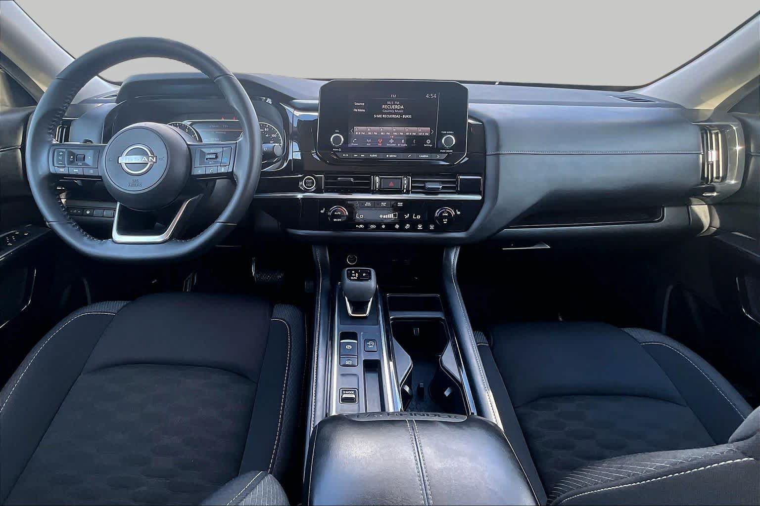 Used 2024 Nissan Pathfinder SV FWD image 16