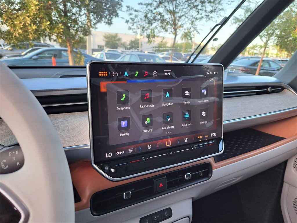 New 2025 Volkswagen ID. Buzz 1st Edition image 10